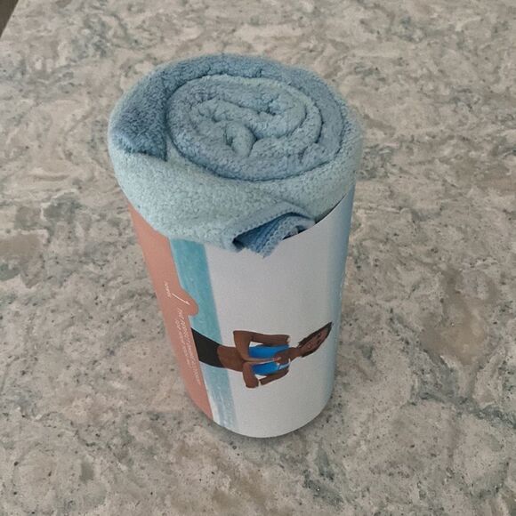 Tone It Up towel  - Picture 6 of 6